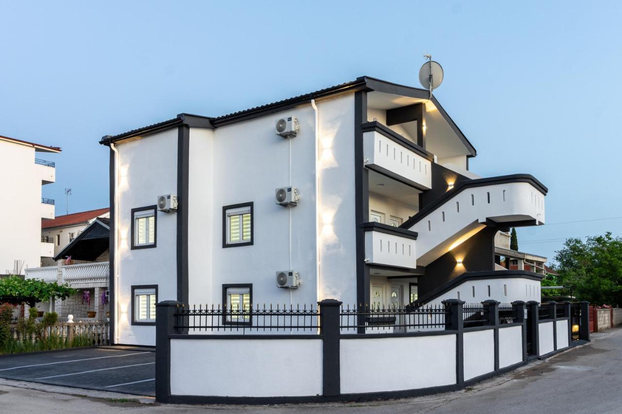 Apart-Hotel Prestige Ulcinj Extérieur photo