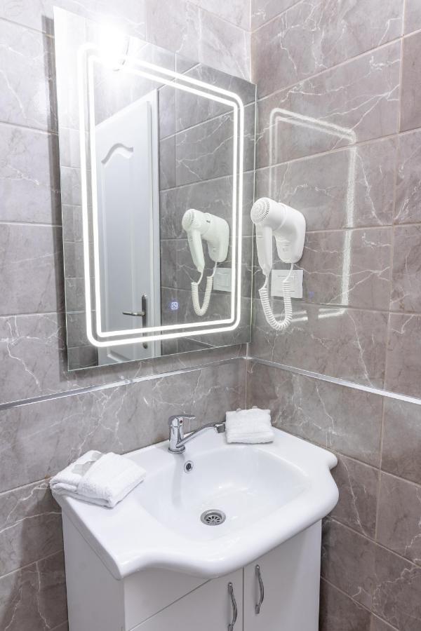 Apart-Hotel Prestige Ulcinj Extérieur photo