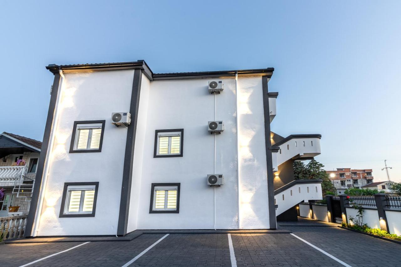 Apart-Hotel Prestige Ulcinj Extérieur photo