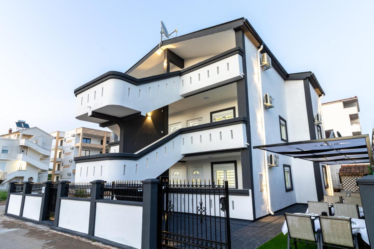 Apart-Hotel Prestige Ulcinj Extérieur photo