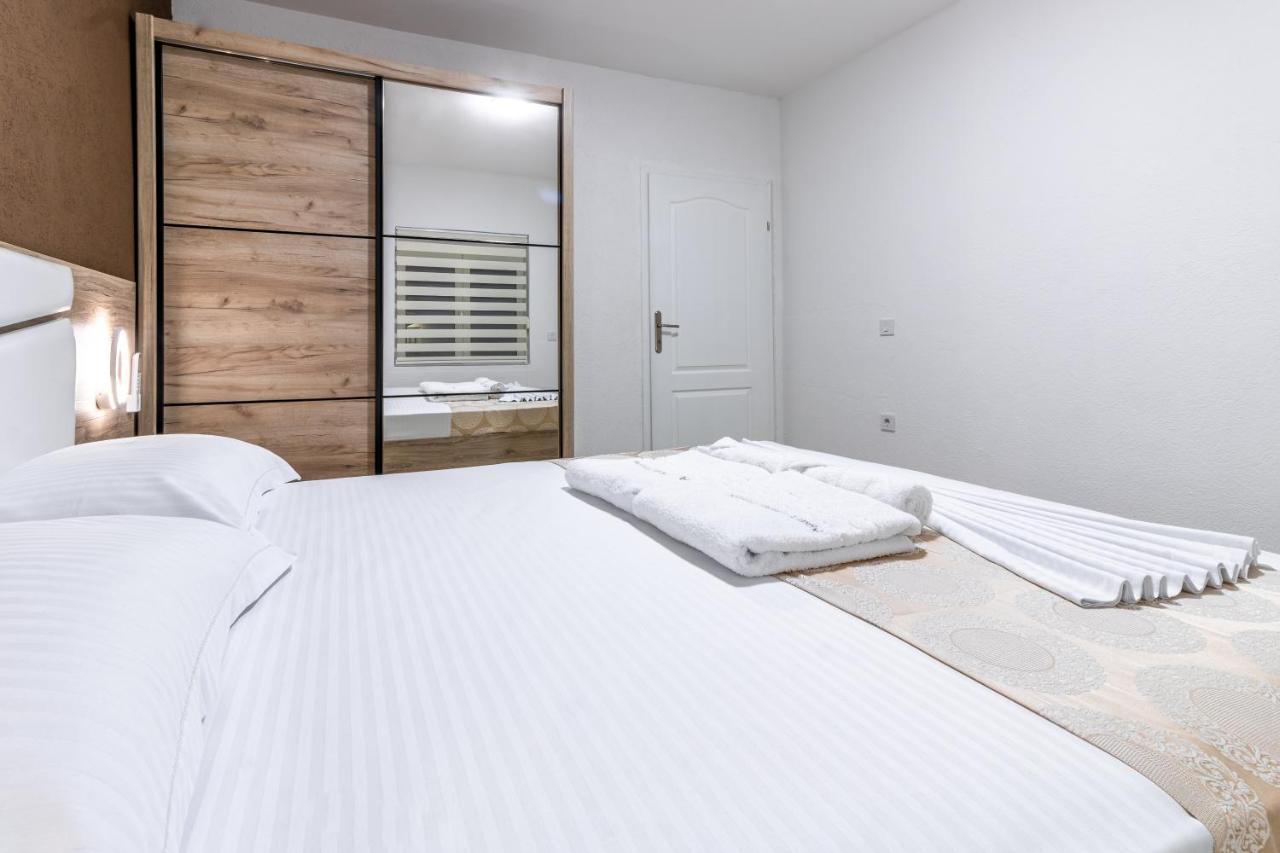 Apart-Hotel Prestige Ulcinj Extérieur photo