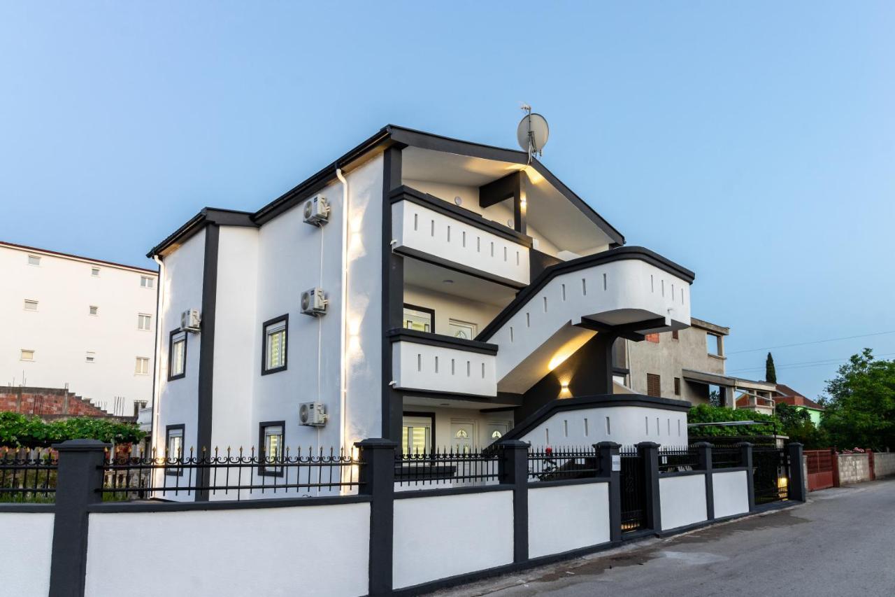 Apart-Hotel Prestige Ulcinj Extérieur photo